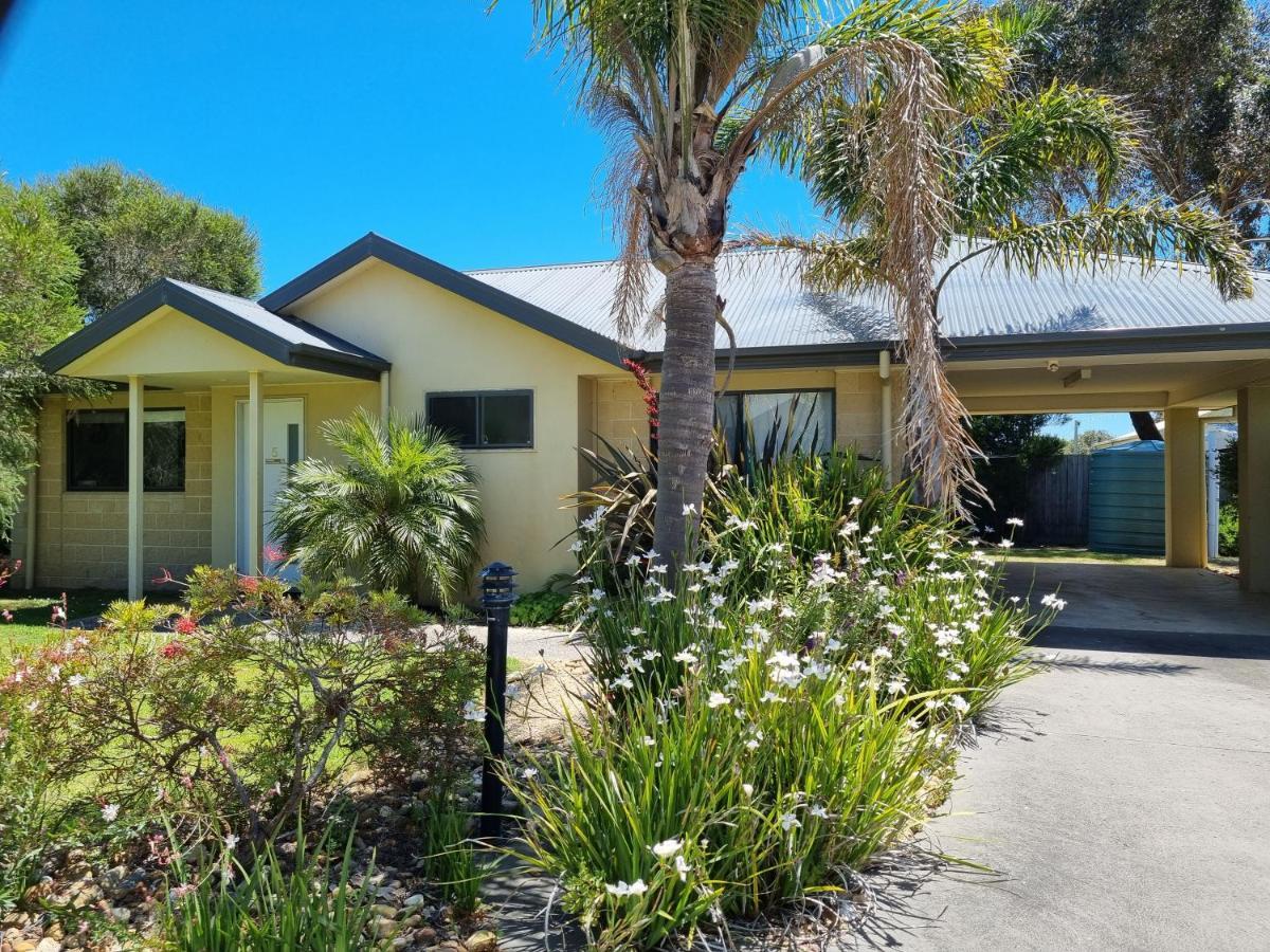 Island Cove Villas Cowes Exterior photo